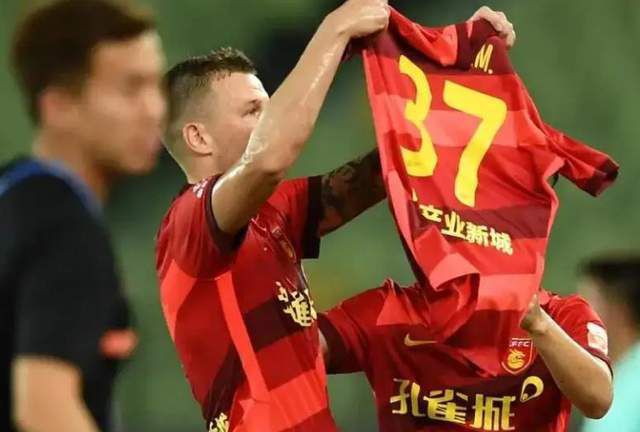 马特森今年21岁，本赛季出场15次，他和切尔西合同将在2025年到期。